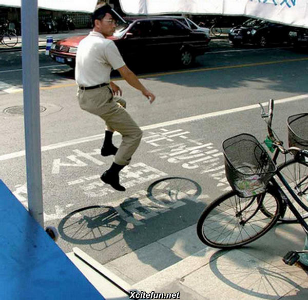 invisible stand bike