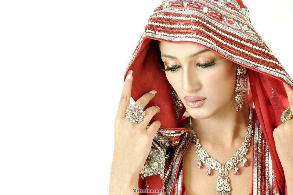 Mathira Makeup And Jewelry Bridal Shoot - XciteFun.net