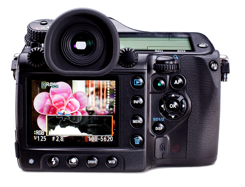 Pentax 645D Review - 40 Megapixels Digital Camera - XciteFun.net