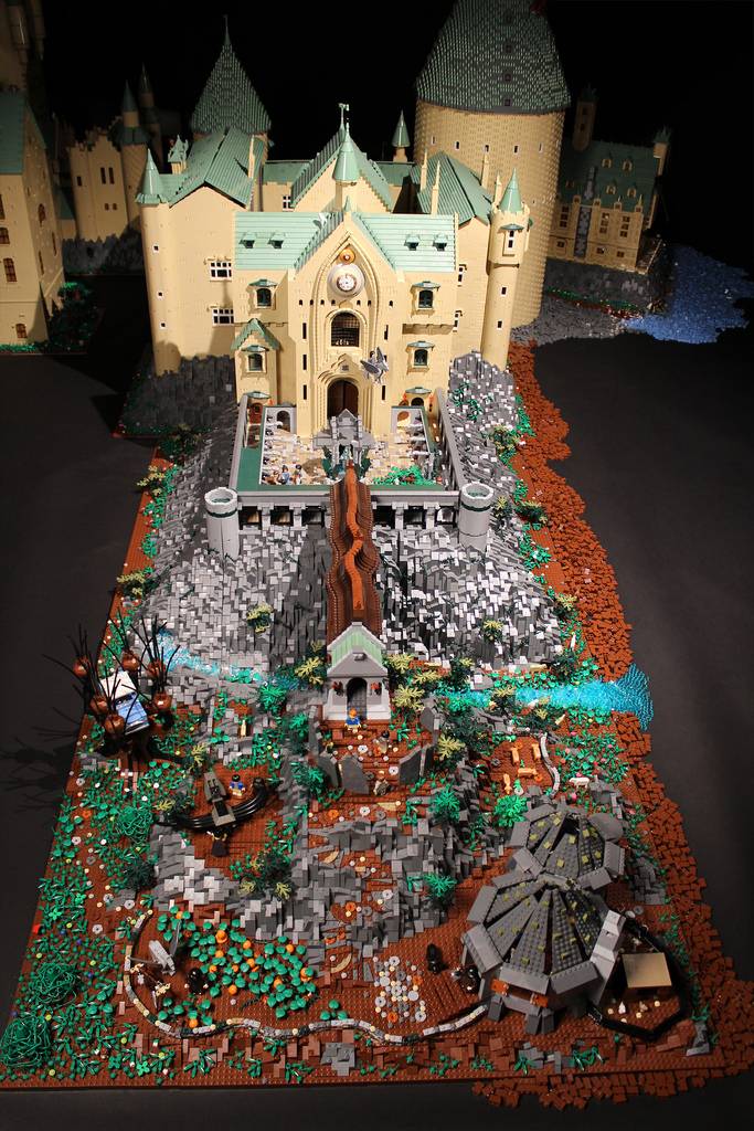 Hogwarts Replica From LEGO Pieces - XciteFun.net