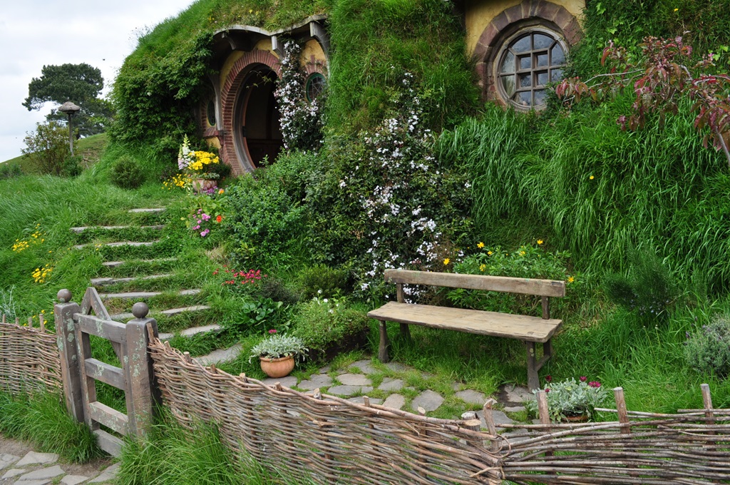 Hobbit Houses - Beautiful Designing - XciteFun.net