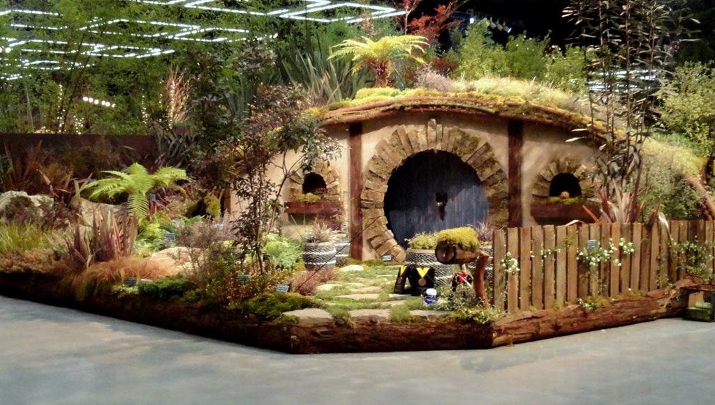 Hobbit Houses - Beautiful Designing - XciteFun.net