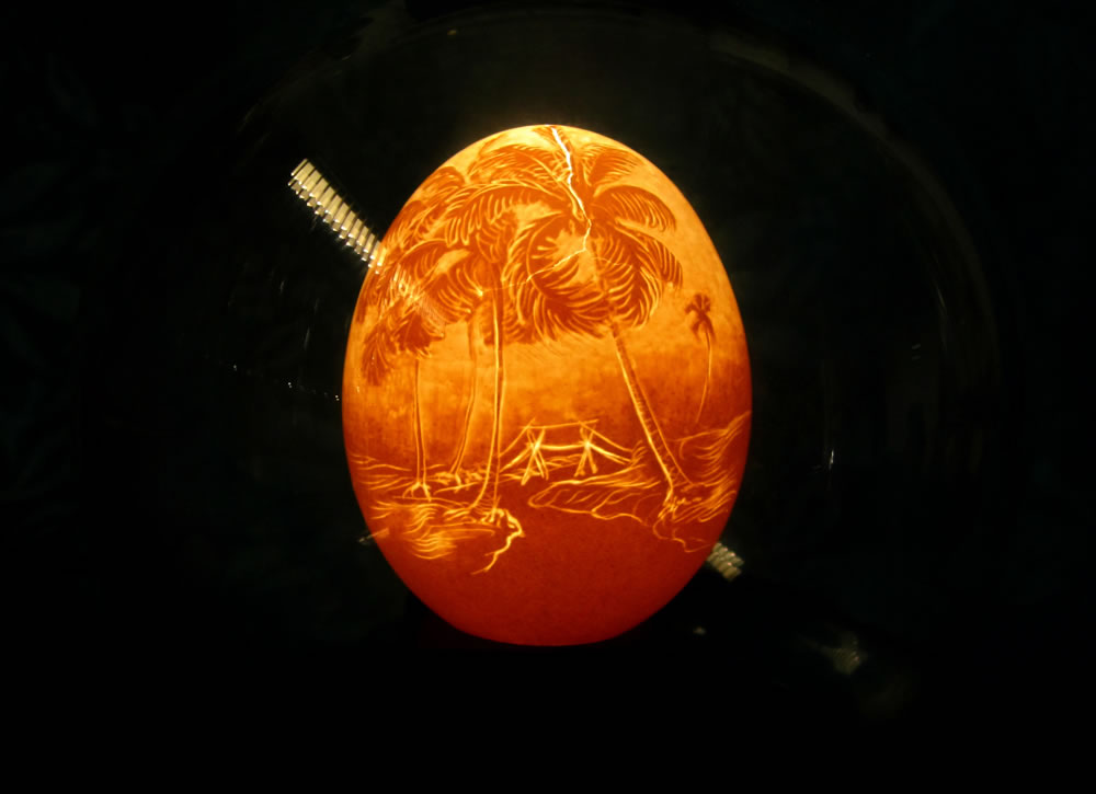 Incredible Illuminated Art On Egg - XciteFun.net