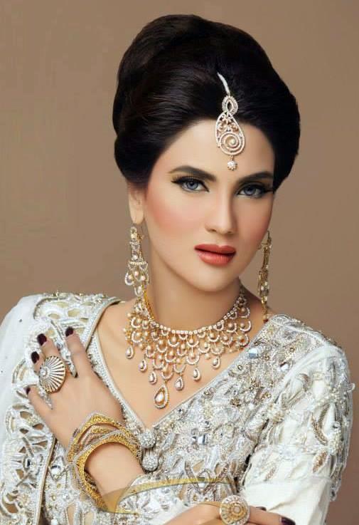 Fiza Ali shoot for Bridal Collection 2013 by Sunar 