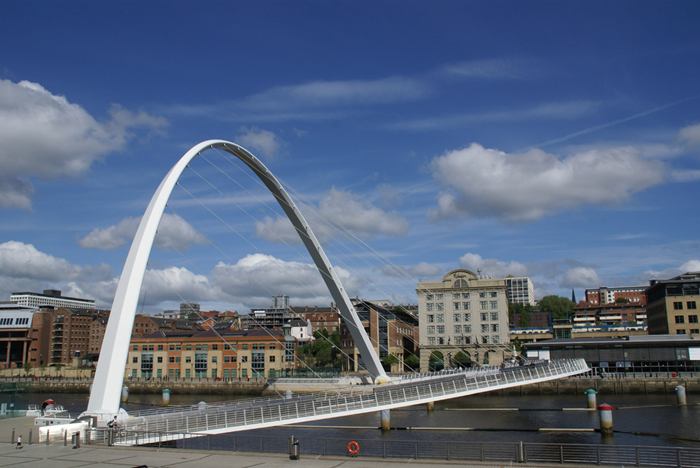 Gateshead Millennium Tilting Bridge - XciteFun.net