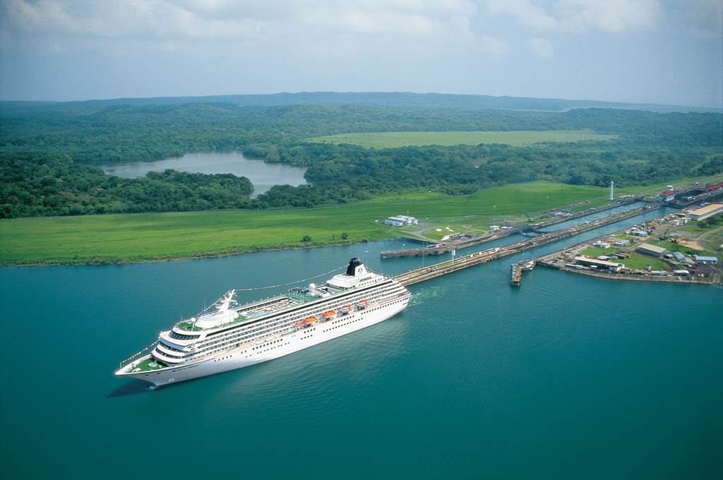 Panama Canal Images n Detail Atlantic To Pacific