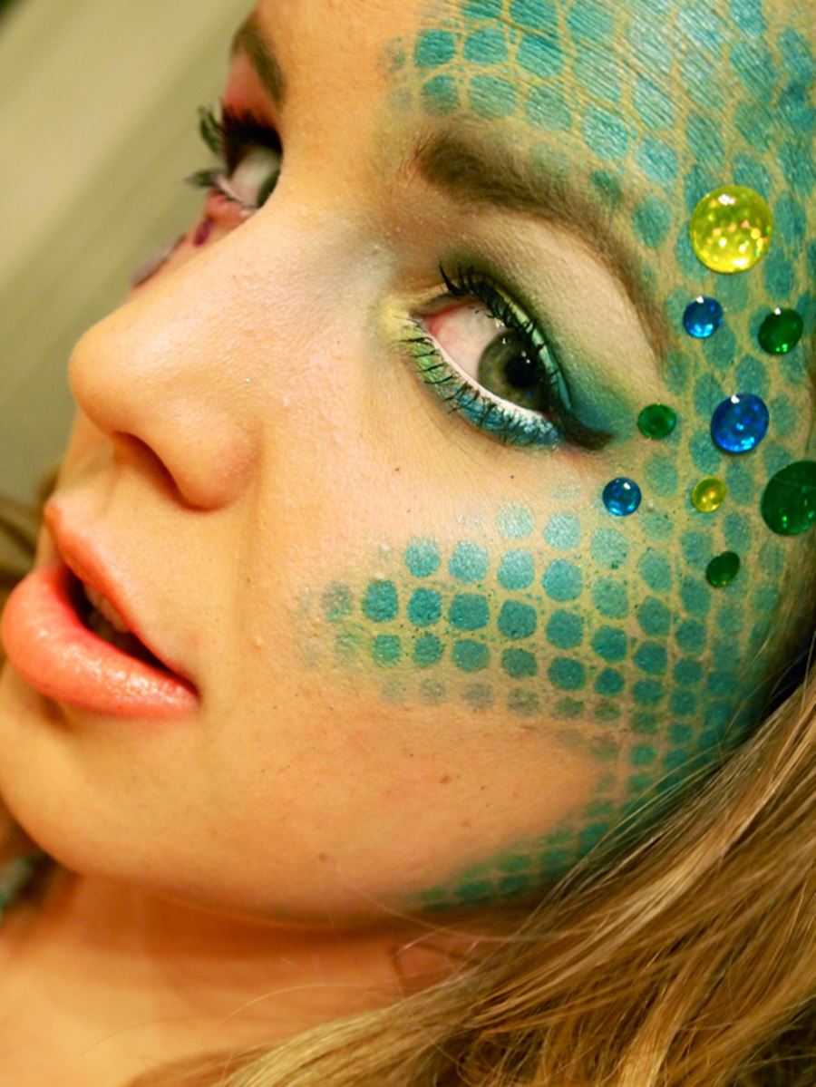 Crazy Beaded Makeup For Girls - XciteFun.net