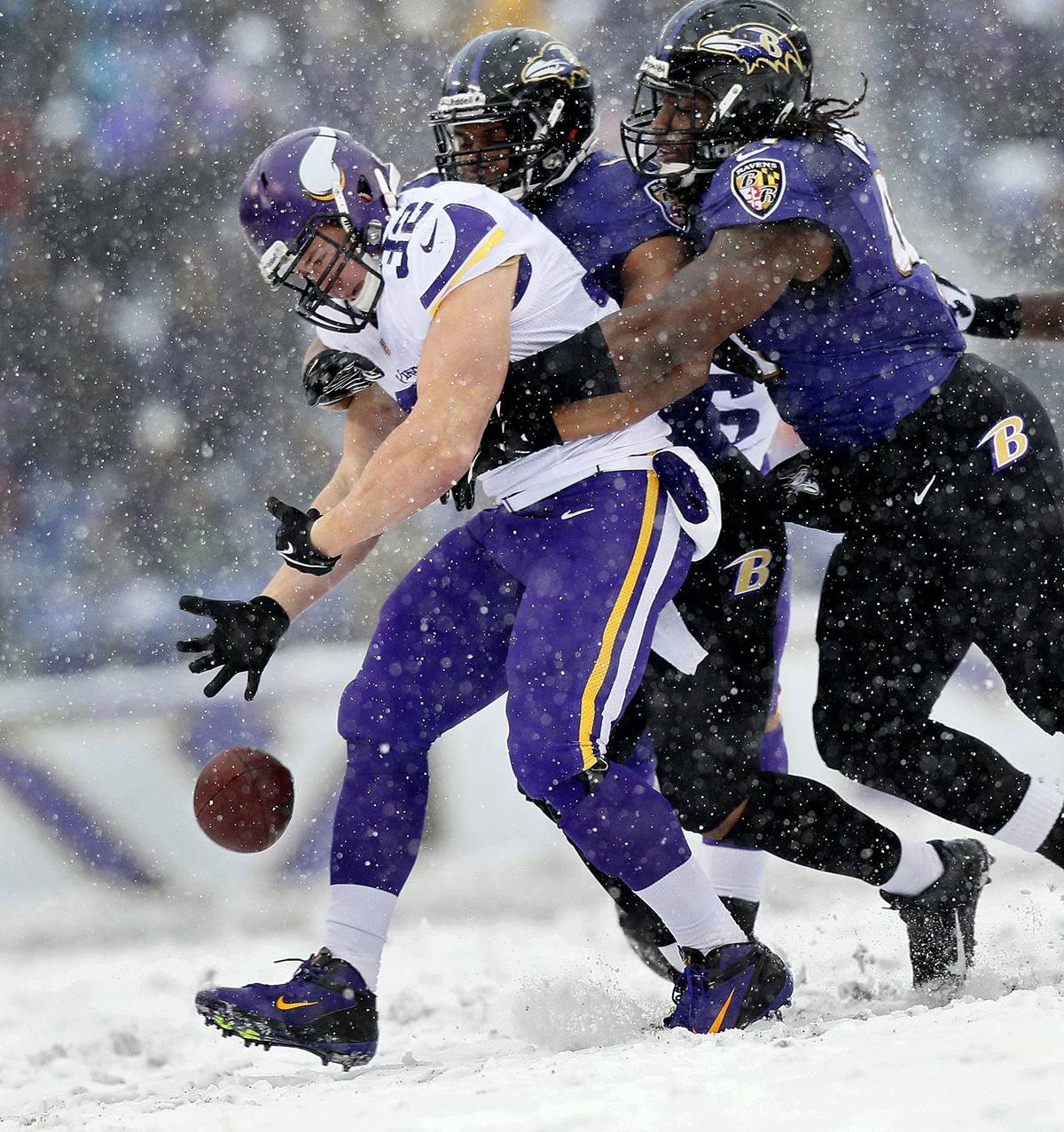 SNOW BALL - Extreme NFL Games - XciteFun.net