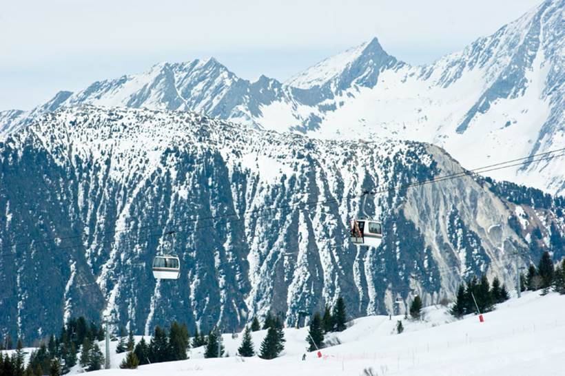 world-s-biggest-ski-area-french-alps-xcitefun