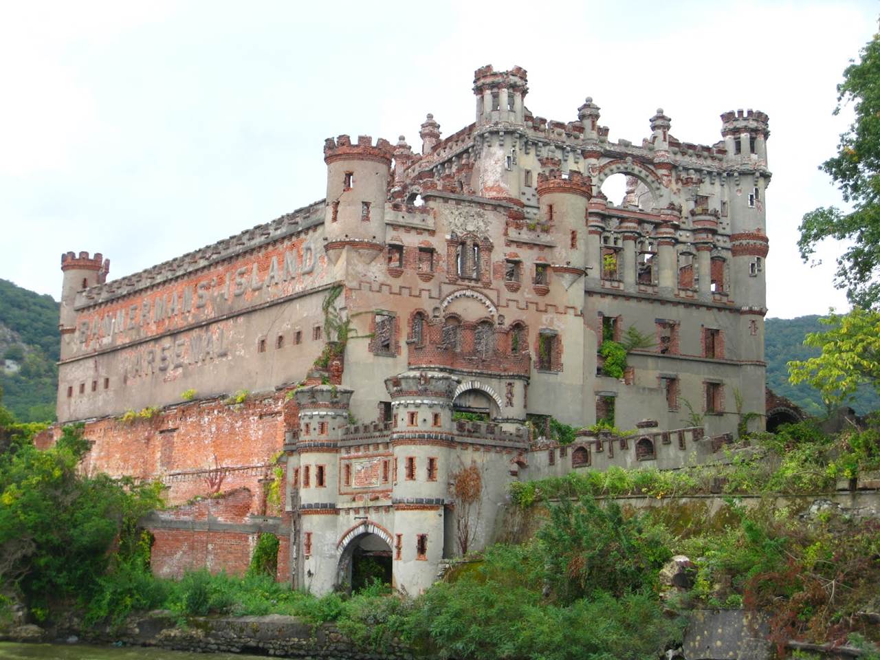 Bannerman Castle Pollepel Island New York - XciteFun.net