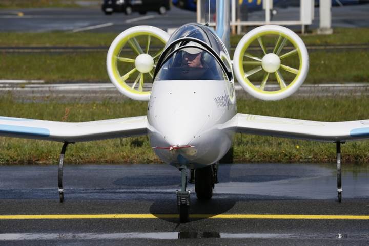 Airbus E-Fan - Fully Battery Powered Plane Officially Flying - XciteFun.net