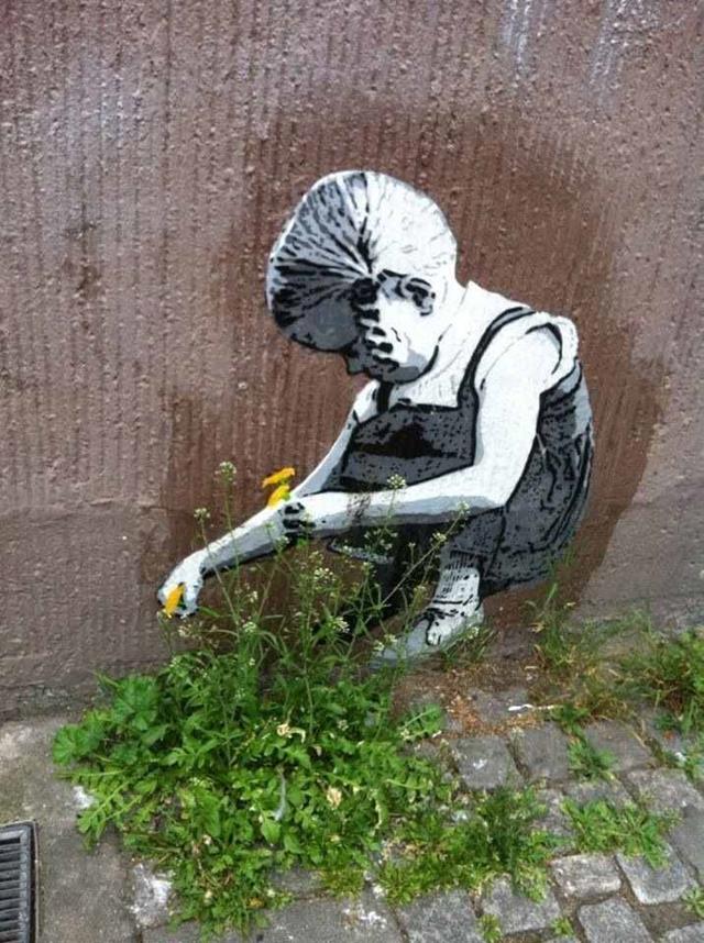 Street Art Combines With Nature Art - XciteFun.net