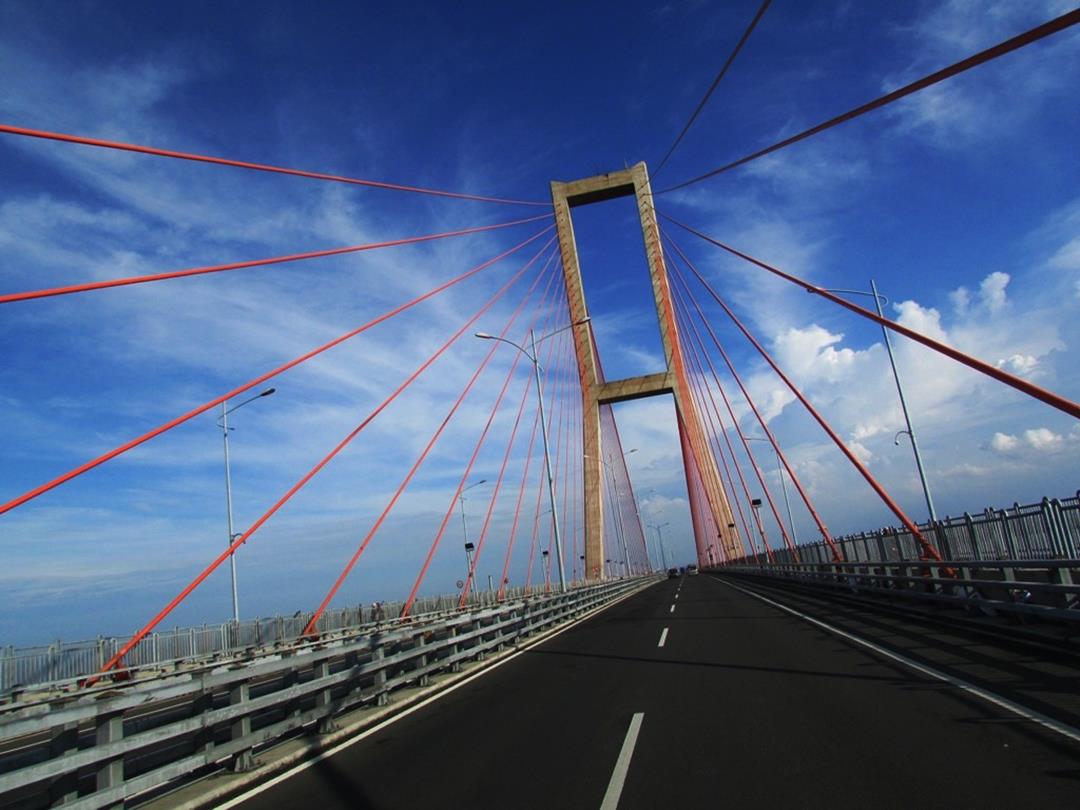 Suramadu Bridge Images n Detail - Madura Indonesia 