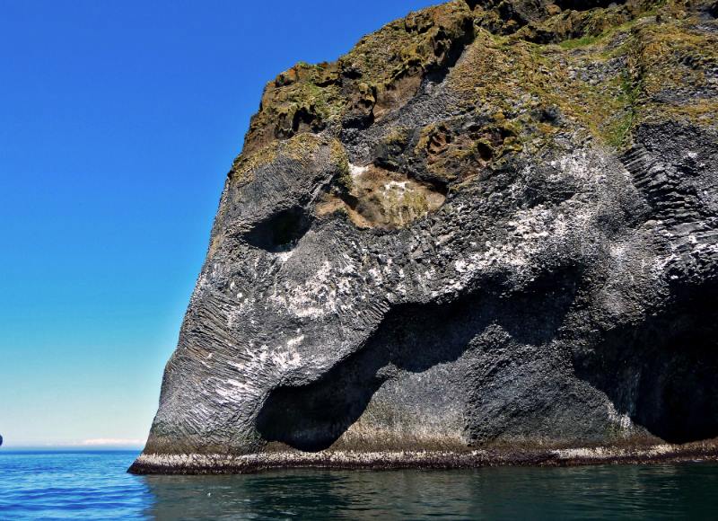 Elephant Rock - Interesting Place To Visit In Iceland - XciteFun.net