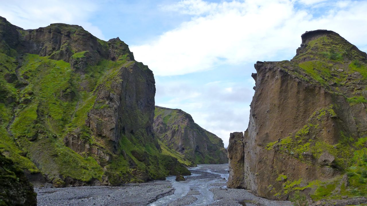 Porsmork /Thorsmork Valley - Iceland ! Tours Into The Green Valley of ...