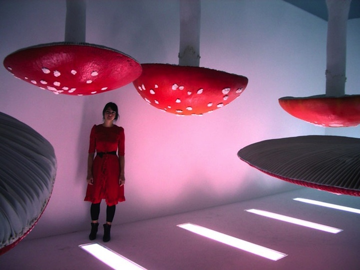 Upside Down Mushroom Sculptures by Carsten Holler - XciteFun.net