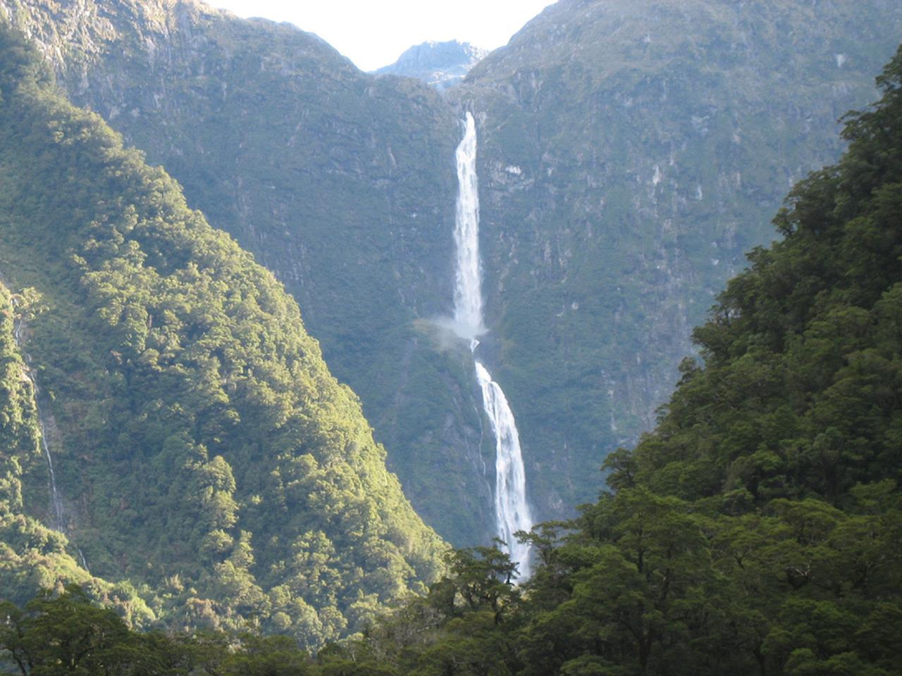 Tourist Guide To Sutherland Falls New Zealand - XciteFun.net