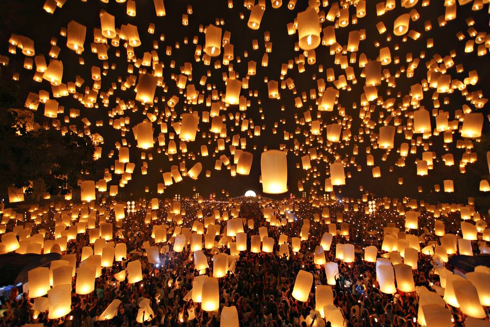 Pictorial Tour of Yi Peng Festival Thailand