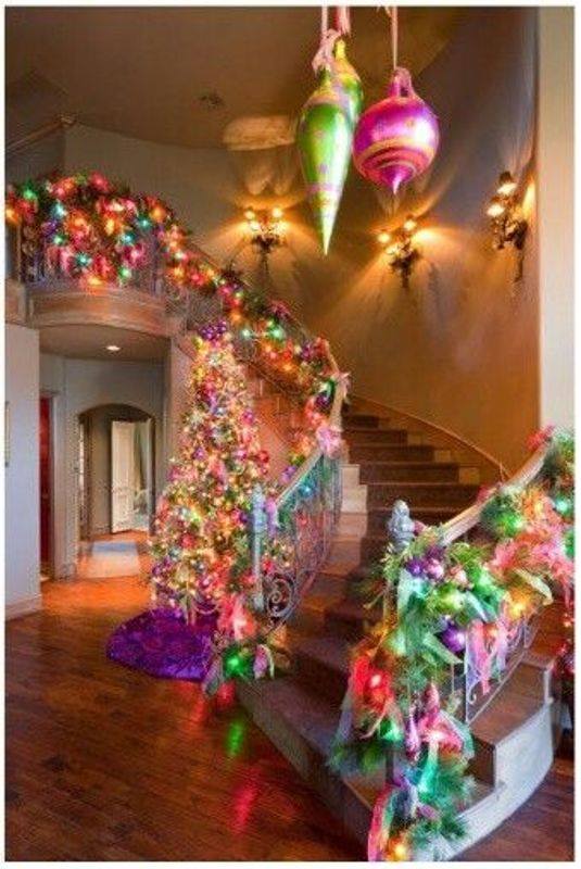 Staircase Decoration Ideas For Christmas - XciteFun.net