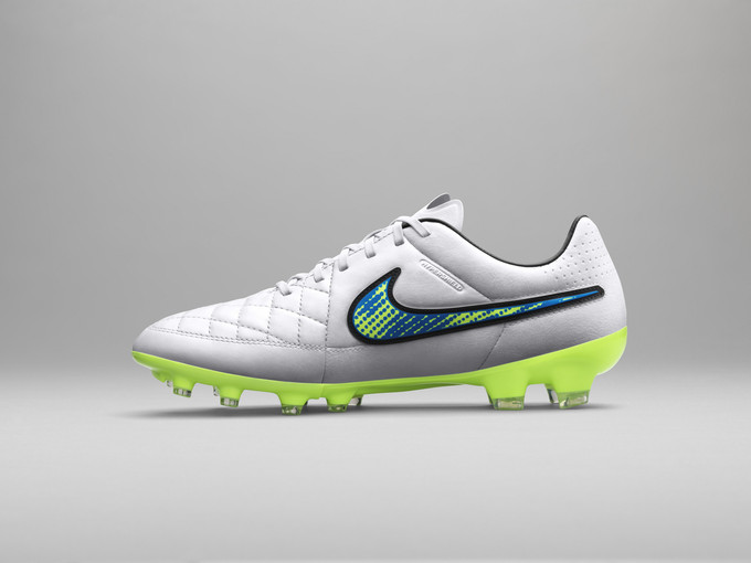 nike white football shoes