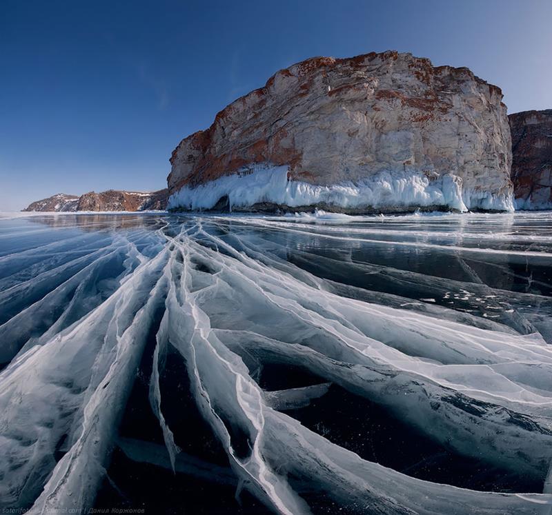 Natural Artwork of Frozen Water - XciteFun.net