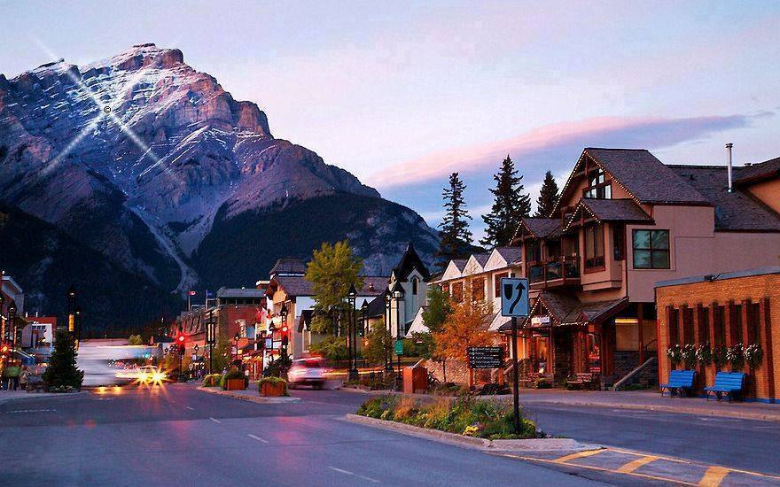 Tourist Attraction In Alberta Canada - XciteFun.net