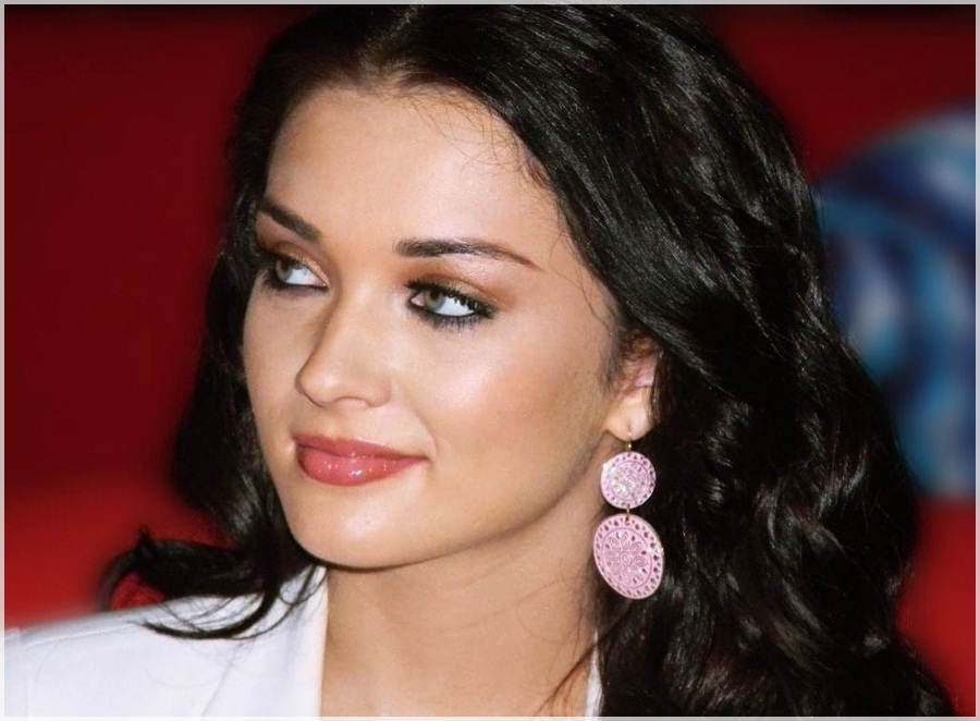 Amy Jackson - Biography and Wallpapers - XciteFun.net