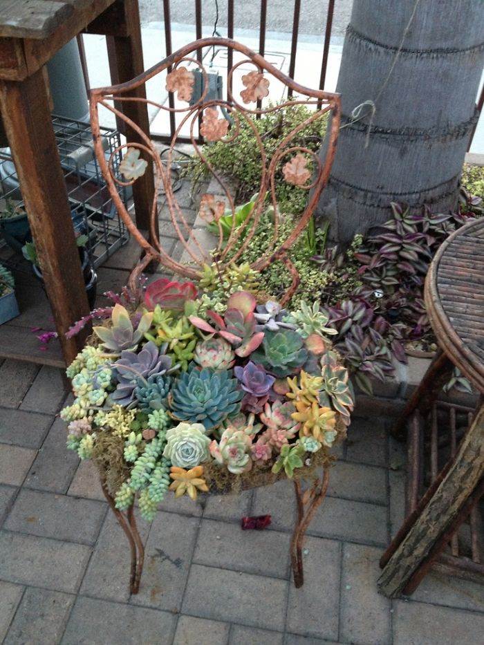 DIY Ideas To Recycle Discarded Furniture In Your Garden - XciteFun.net