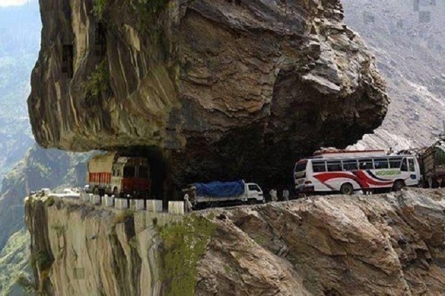 Karakoram Highway Of Pakistan - World Dangerous Road - XciteFun.net
